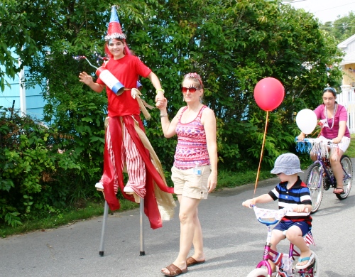 girl_on_stilts_500