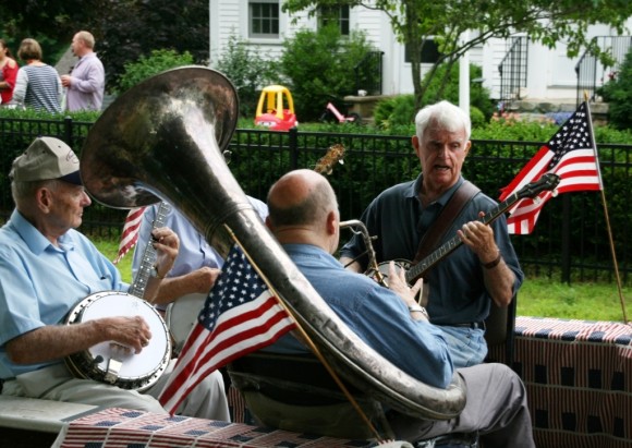 And finally ... the band played on!