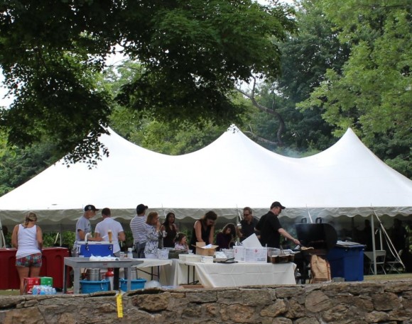 They wee tapping their feet and swinging their hips under the Old Lyme Inn's band tent.