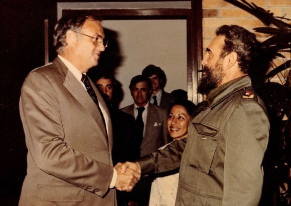 Photo from the 1980s of then U.S. Senator Lowell Weicker shaking hands with Cuban dictator Fidel Castro.
