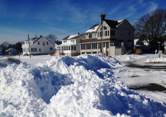 Snow is already piled up at White Sand Beach in Old Lyme.  Soon there will be more to add ...