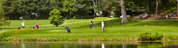 “Absolutely convenient. No tee times.” That’s what OLCC golfers appreciate the most. This family-friendly, low-key course is easily accessible, but sporty and challenging!