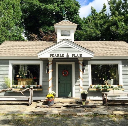 The charming exterior of 'Pearls and Plaid" in Haddam, Conn.