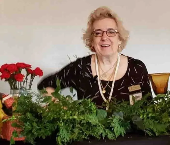 Duck River Garden Club Hosts Floral Designer @ Old Lyme Town Hall